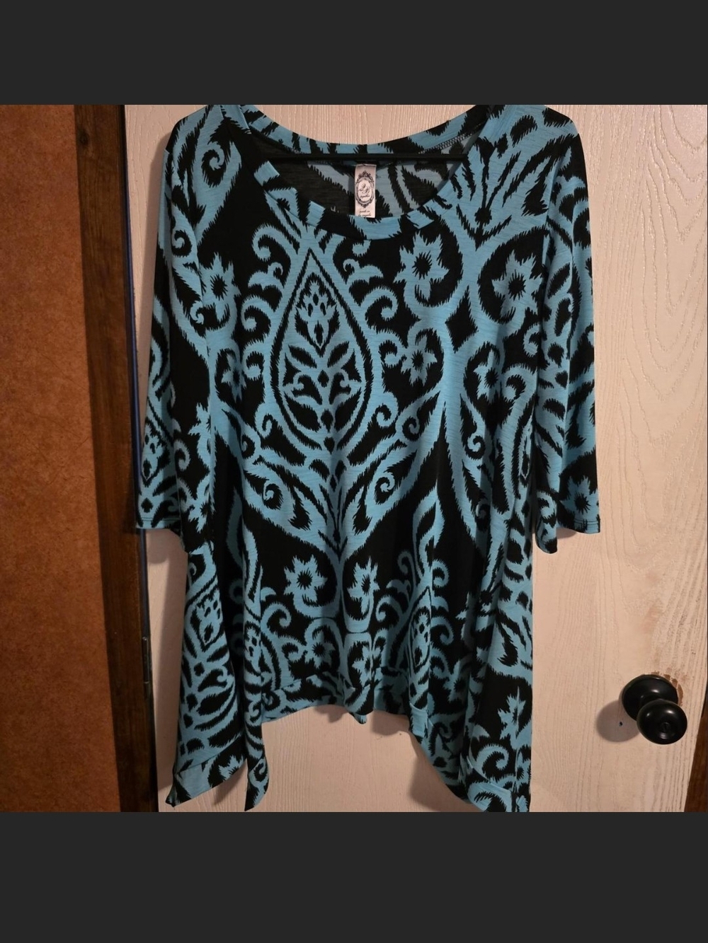 Damask-Print Black and Turquoise Scoop-Neck Tunic Top
